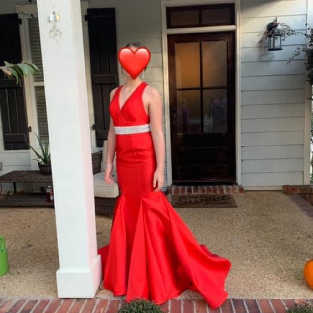 True red Jovani gown size 6, worn once for a pageant